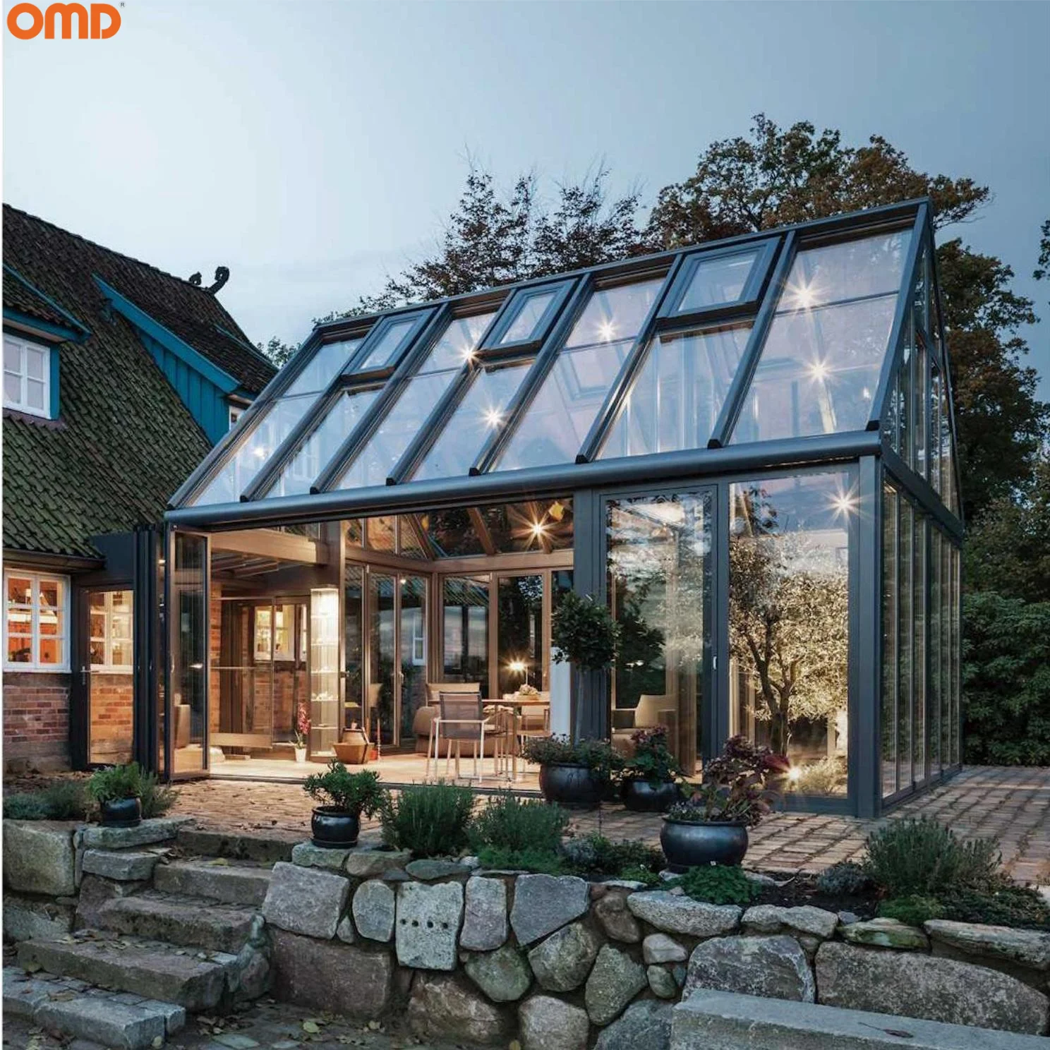Customized Outdoor Winter Garden Glass House Sunrooms Waterproof Heat Insulation Tempered Glass Free Triangle Flat Hotels