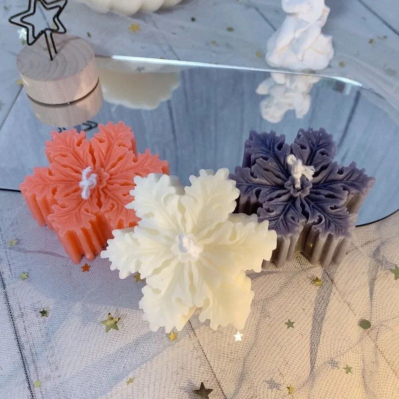 Cute Winter Snowflake Christmas Candle Fragrance Handmade Candles Organic Scented Candles Party Decoration Ornament with Box
