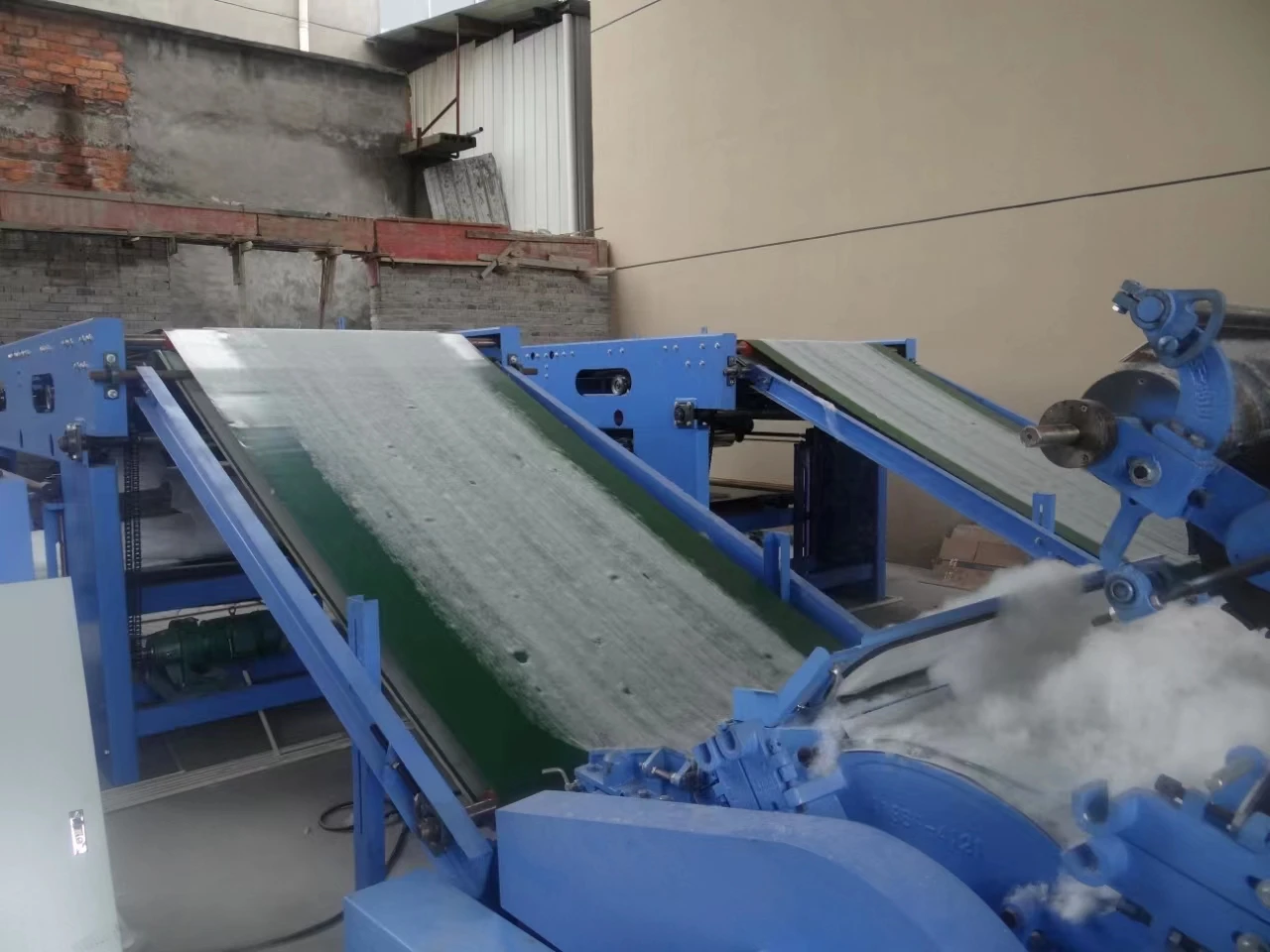 Polyester Cotton Yarn Fiber Opening Machine Polyester Fiber Roll Carding Wadding Production Line Polyester Wadding