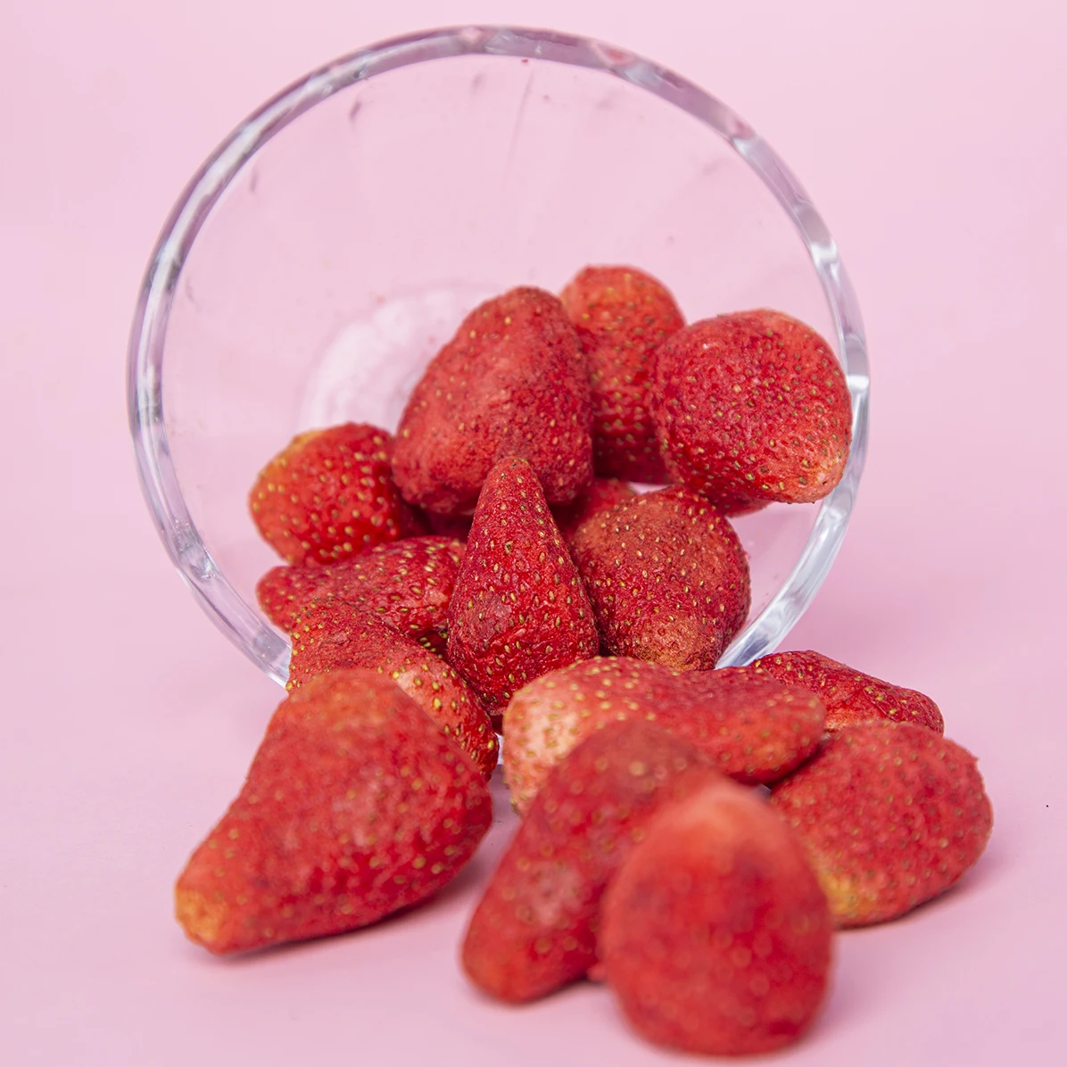 New Freeze Dried Fruit Snack 100% Natural  Freeze Dried Fruit Freeze Dried Strawberry Whole 25-35mm