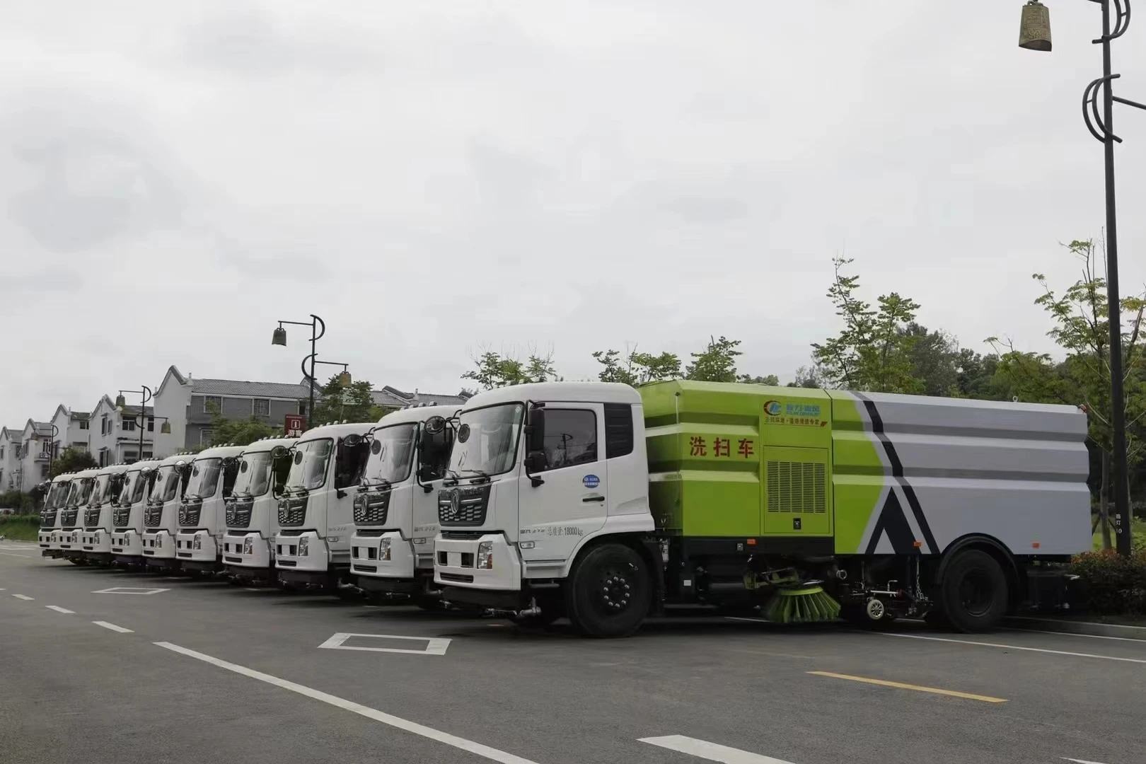 ISUZU 9 ton road washing sweeper truck
