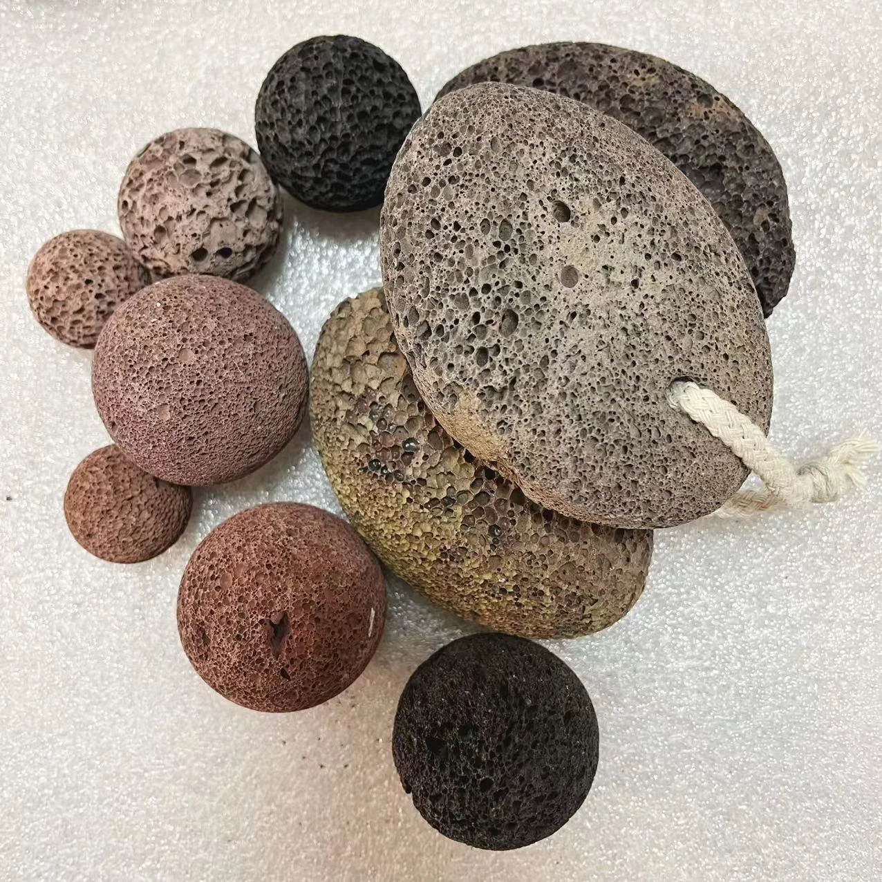 Natural  Porous Volcanic Rock  Aromatherapy Ball,  A Natural Lava  Stone Used To Diffuse The Fragrance