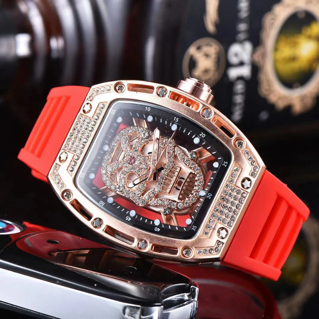 2022 Fashion Moissanite Diamond Mens Quartz Watches Luxury Famous Branded Wristwatch Designer Skull Iced Out Watch For Men