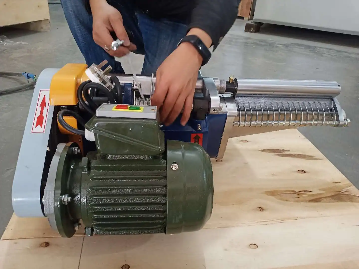 Железная роликовая прочная машина для нанесения желтого клея для стельки