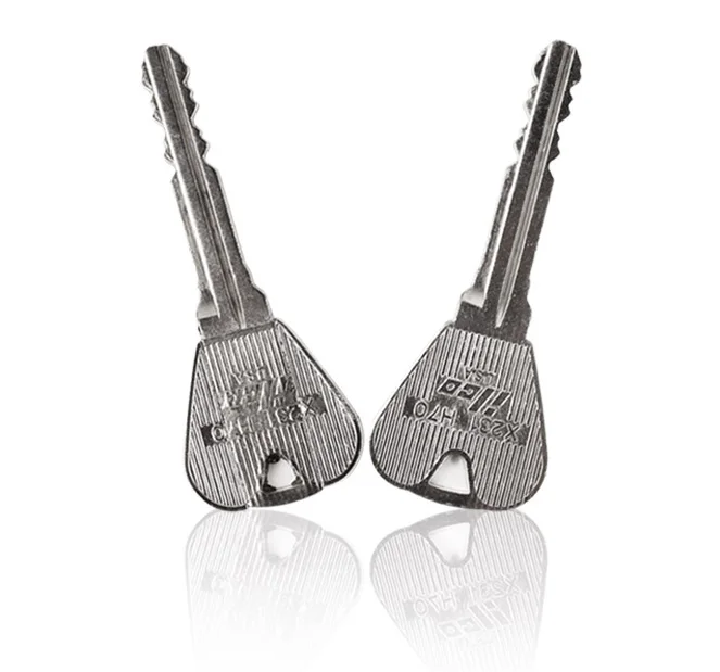 
New Magic Trick Toy Folding Key Thru Bottle Or Ring Penetration Magic Trick Props Magic Joke Toy Easy To Play 