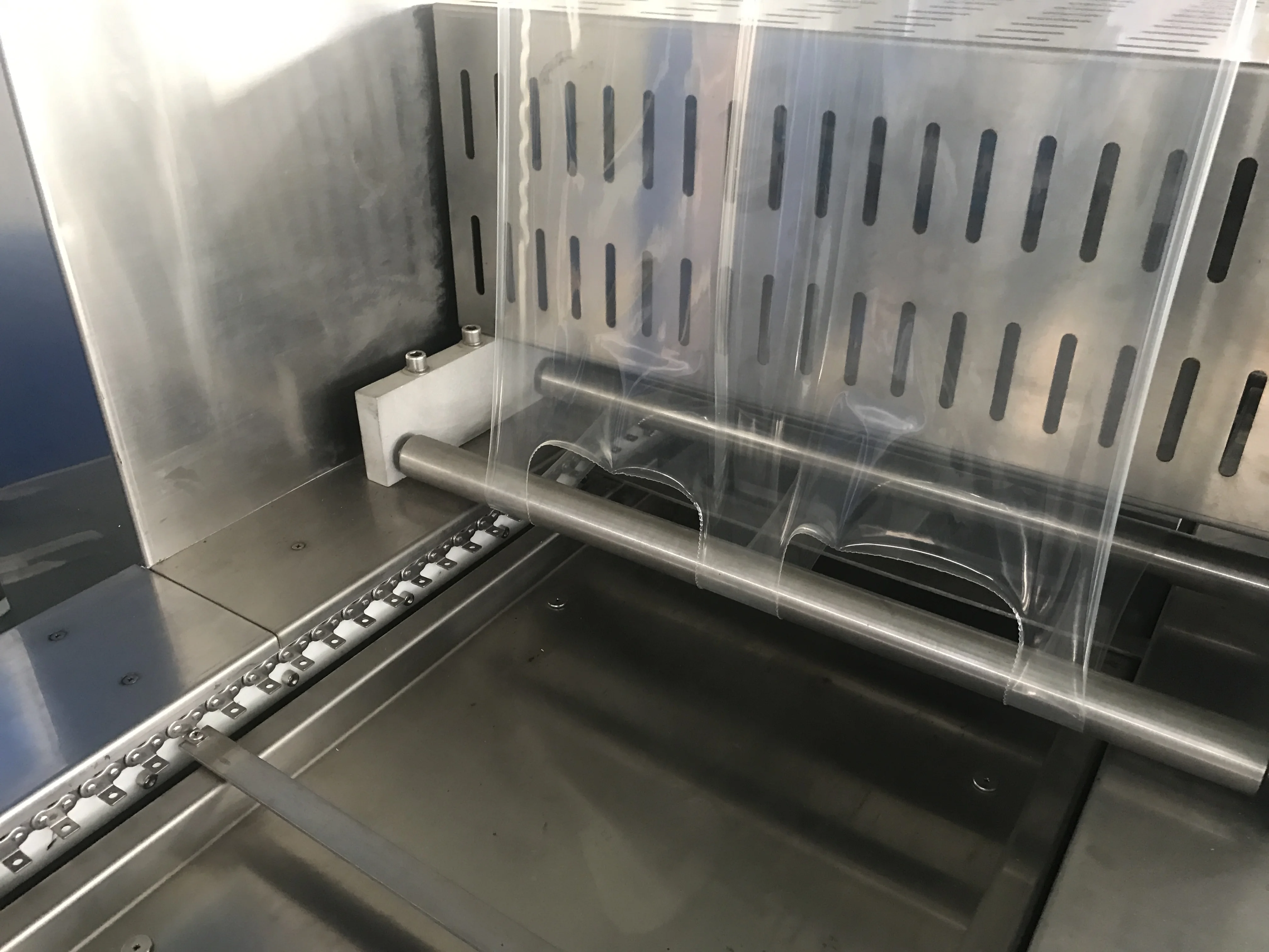 DH-ZT High capacity automatic vacuum skin packaging machine skin vacuum packing machine