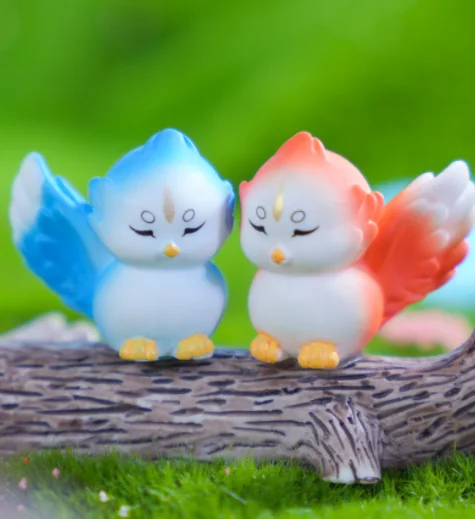 miniature cute cartoon arts and craft small micro garden decoration animal sculpture love couple resin bird figurines bath toys