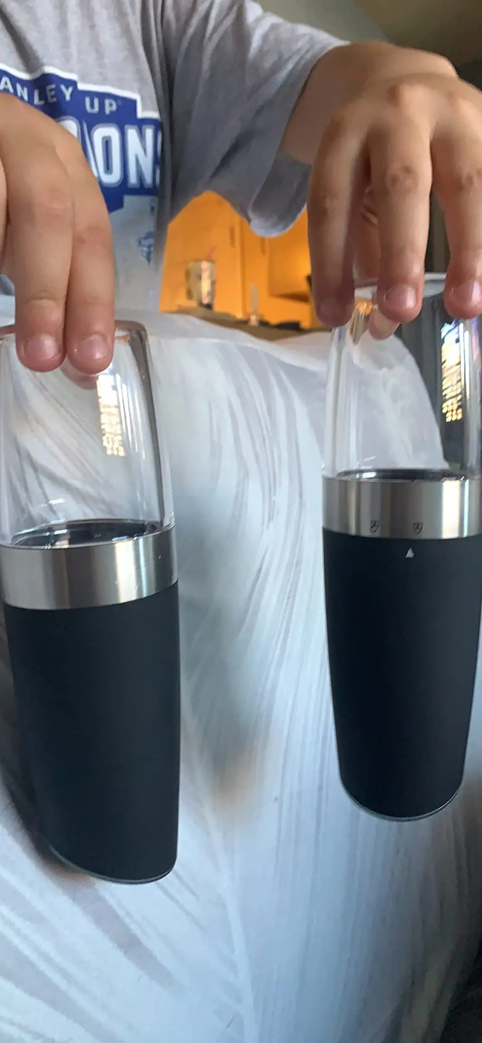 Горячая распродажа, электрическая гравитационная мельница для соли и перца, Набор для специй, перезаряжаемая мельница для черного перца с синим светом и подставкой