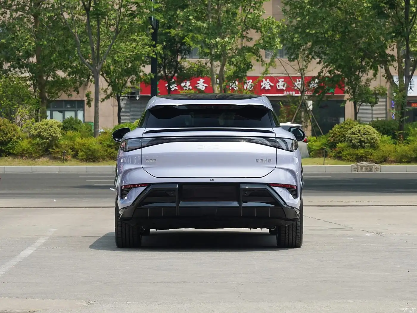 BYD Sea Lion 07 EV New Energy Vehicle Stylish Mid-size SUV Car Electric Automobile from China