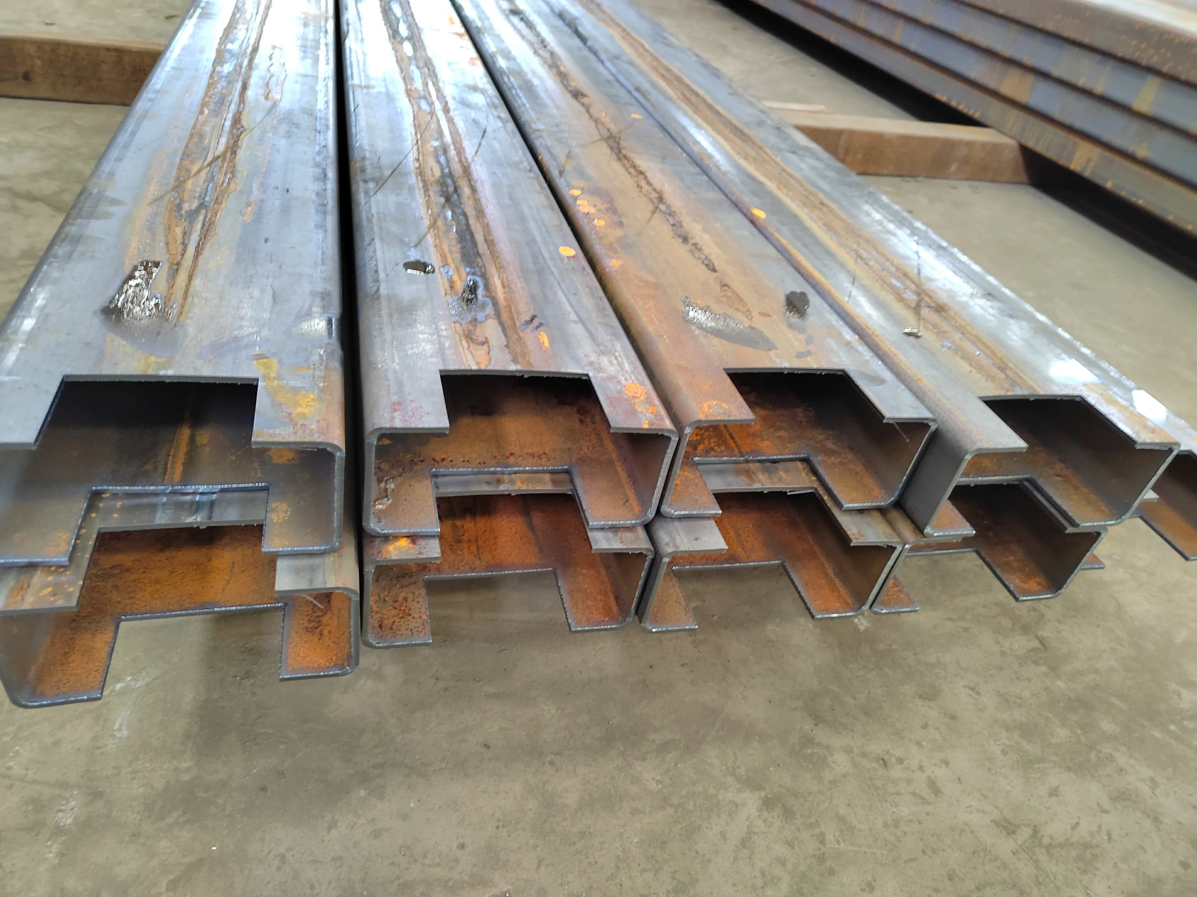 3d tube fiber laser cutting machine aluminium square tube laser cutting machine pneumatic rotary chucks tube laser cutter