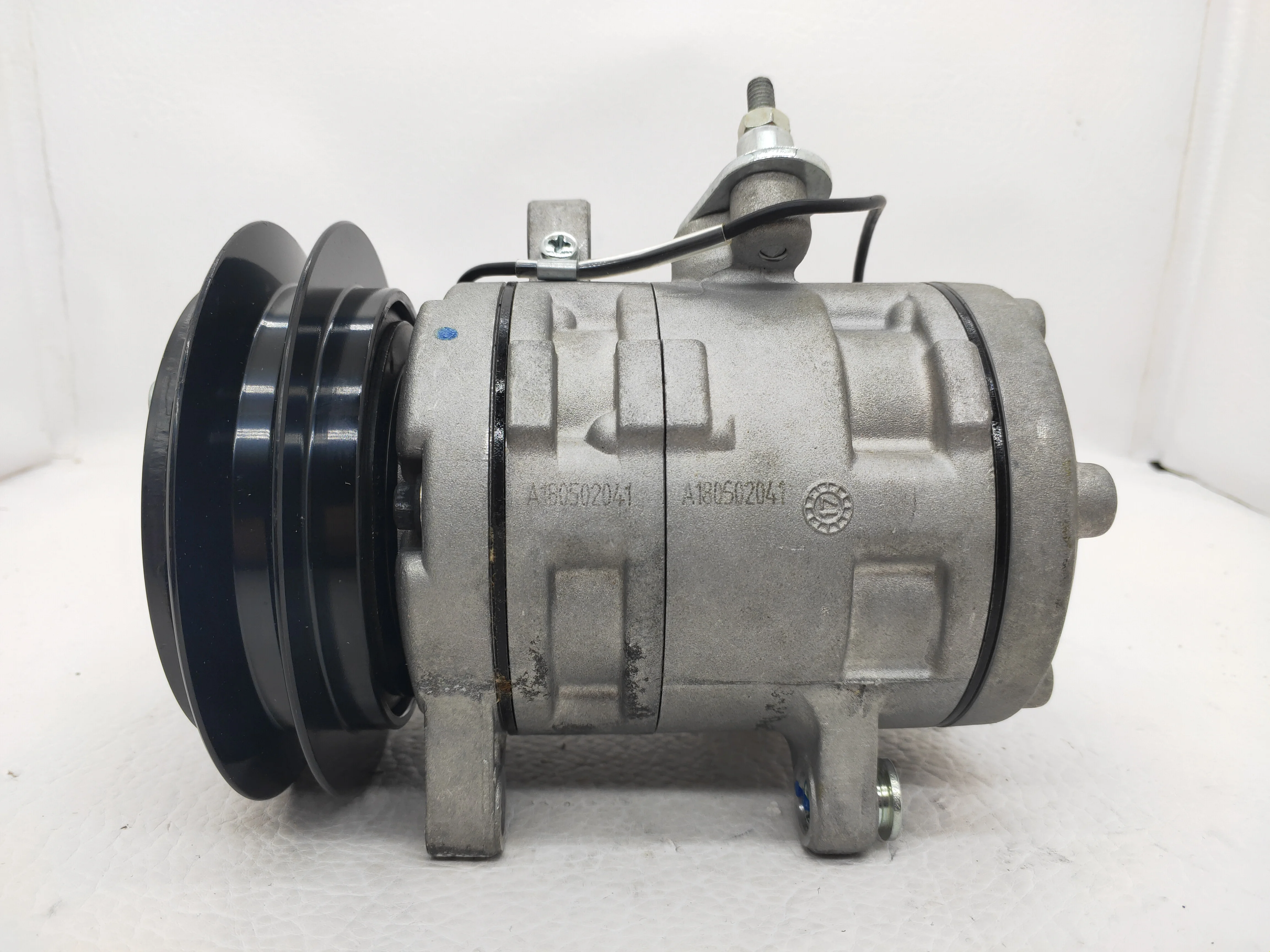 A4366 Auto air compressor for Lovol Excavator 24V auto air conditioning parts