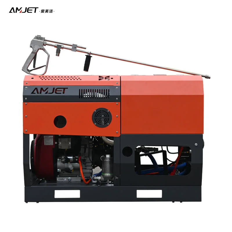 Ultra-high pressure cleaning machine is used to clean the ground, remove rust and paint. Professional pressure washer high