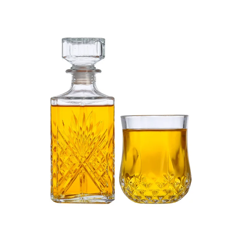 Special Gift Square Weight Sale Empty 800ml 1000ml Glass Wine Liquor Bottles for Whiskey
