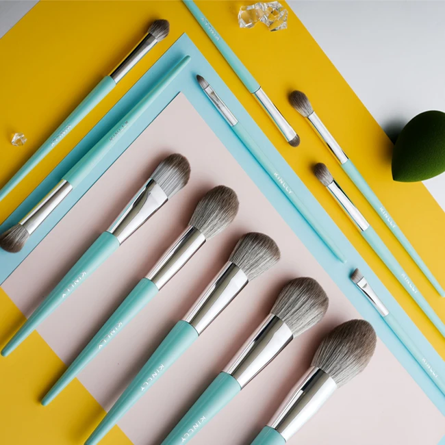 Oem Hot Sale 12-piece Professional Makeup Brush Set With Synthetic Hair And Wooden Handle