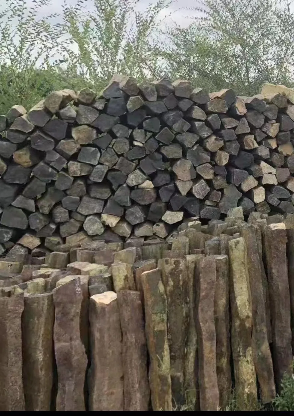 Factory Wholesale Natural Black Stone Lava Basalt Rock for sale