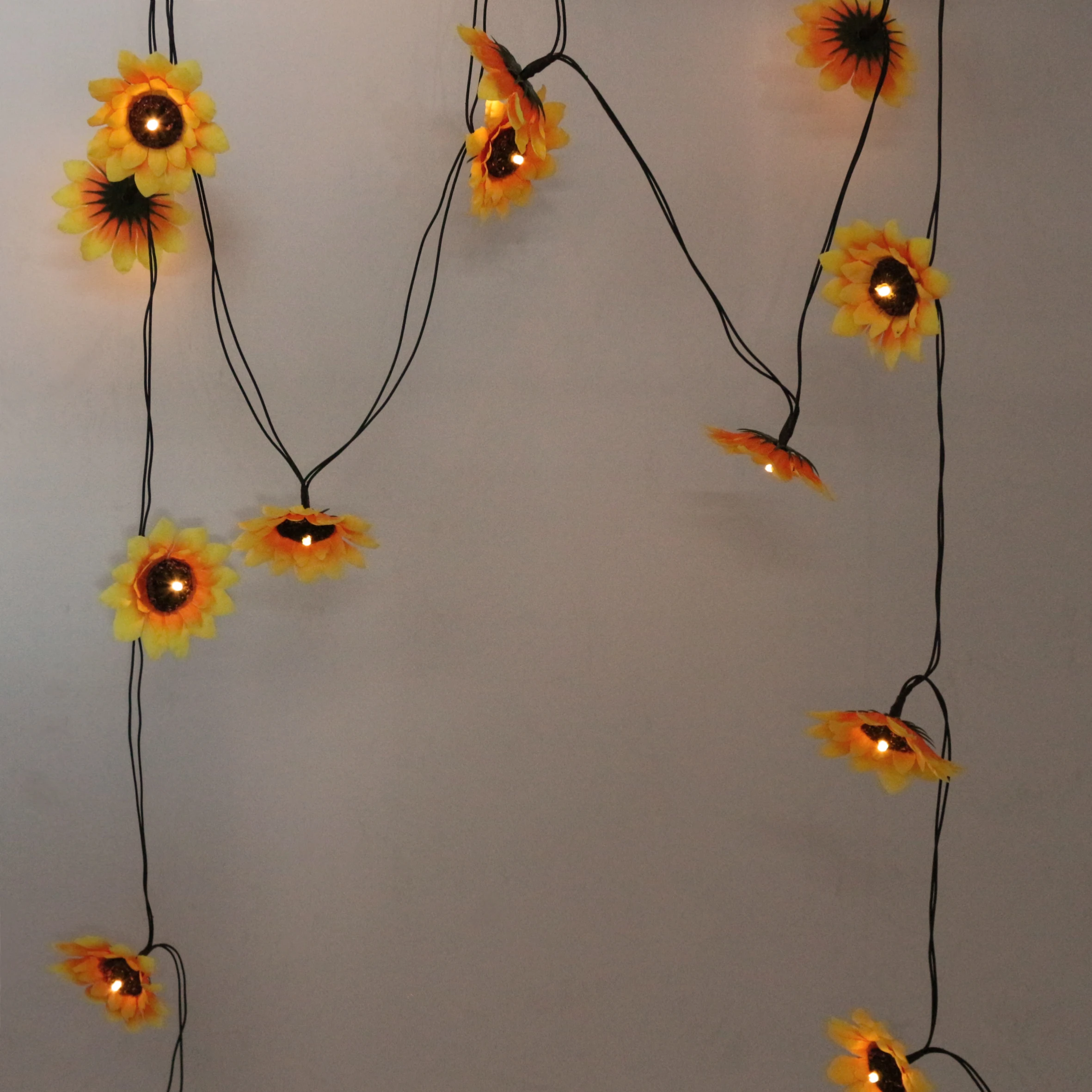 Sunflower String Lights Artificial Silk Flowers Battery Powered Fairy Starry Lights for Wedding Birthday Party and Holiday Decor