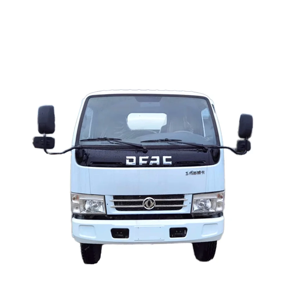 Dongfeng Dolica tanker truck Fuel Tanker Truck  4x2 130Hp Automatic 6CBM Oil Tank