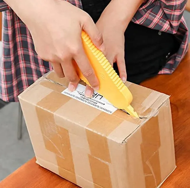 Carrot Can Opener Multifunctional Bottle Opener, Jar Opener for Weak Hands Jar Opener for Seniors, Beer Bottle Opener