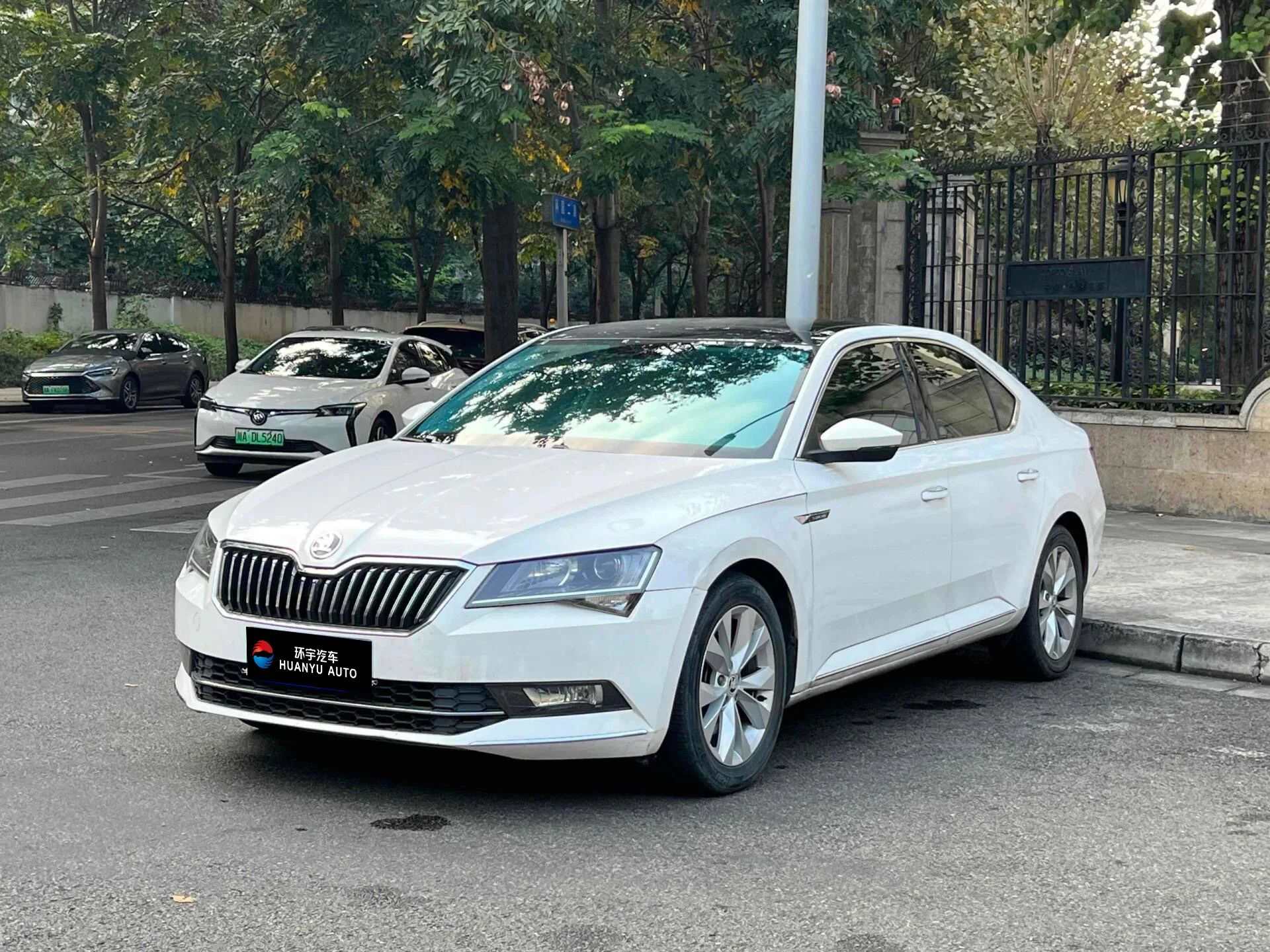 most popular Volkswagen Skoda Superb 1.4T Midsize 2023 2024 Gasoline Car TSI280 DSG Skoda Superb china