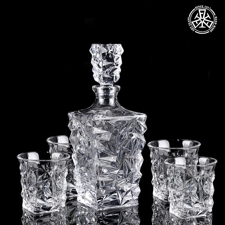 Wholesale new design bohemia 700ml glass whiskey decanter set gift box