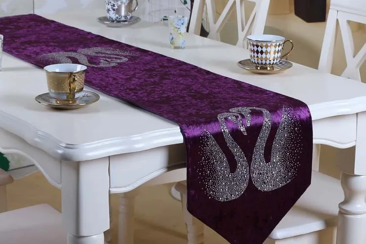 
wedding 100% holland velvet Hot diamond luxury chevron dining table runner 