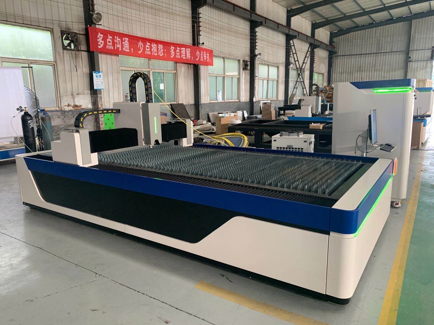 1000W,2000W,3000W Laser Cutting Machine For Cutting Sheet Metal, Carbon Steel, Stainless Steel