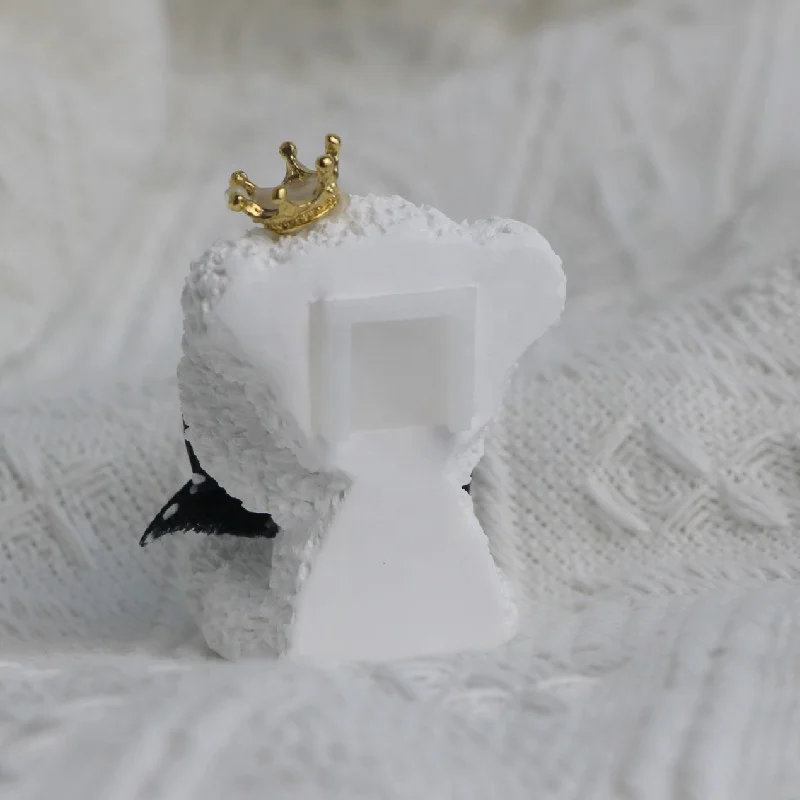 White Cute Ceramic Teddy Bear Shaped Car Vent Clip Air Freshener Essential Oil Diffuser Car Interior Decoration Perfume