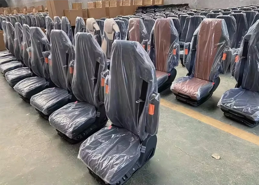 Truck Driver Seat For Sinotruk Howo T7 Semi Trailer Tractor Truck Cab Spare Parts High Floor Left Seat Assembly Wg1662519002