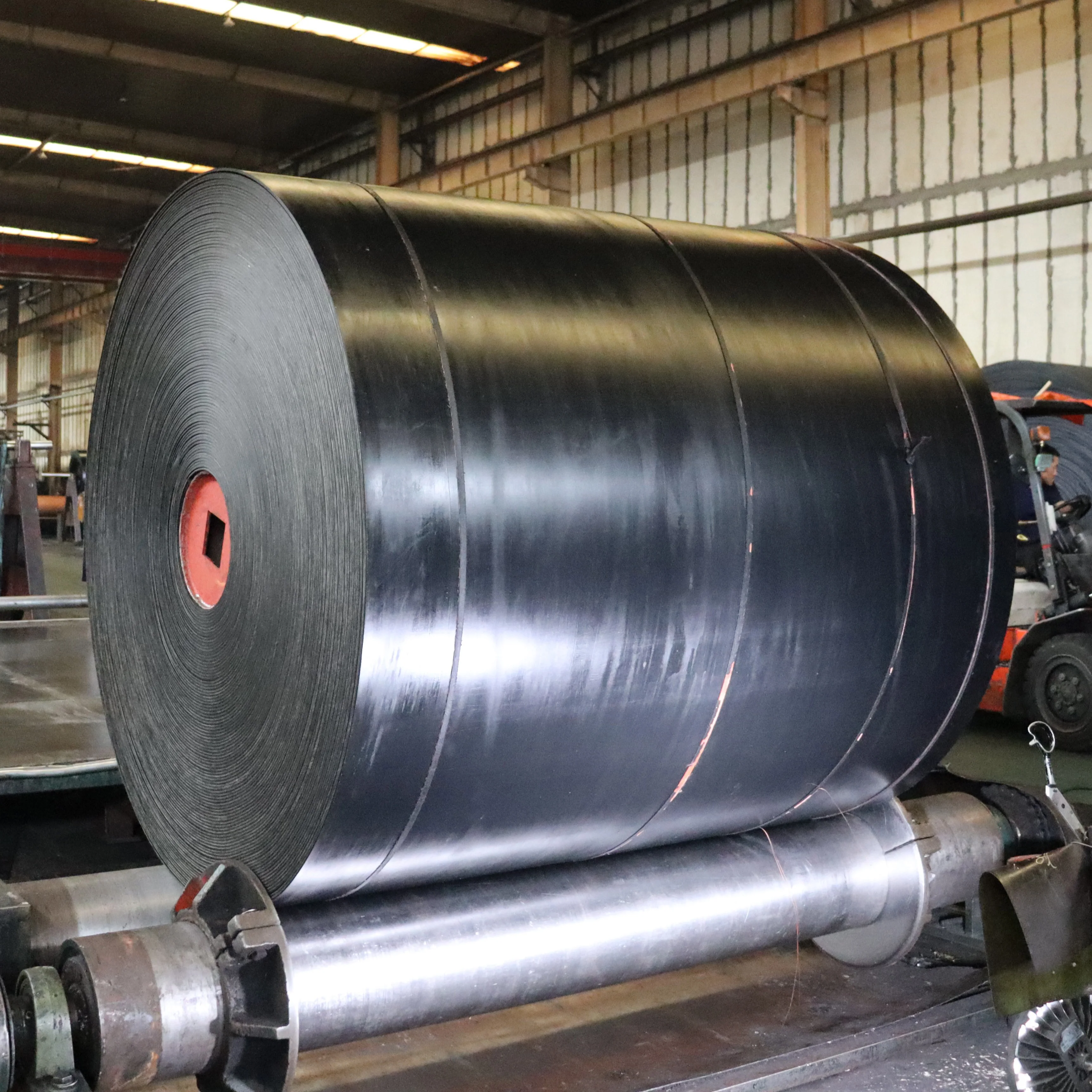 Hot Sales Factory Price Rubber Fabric Ribbed Ep Conveyor Belt For Stone Crusher