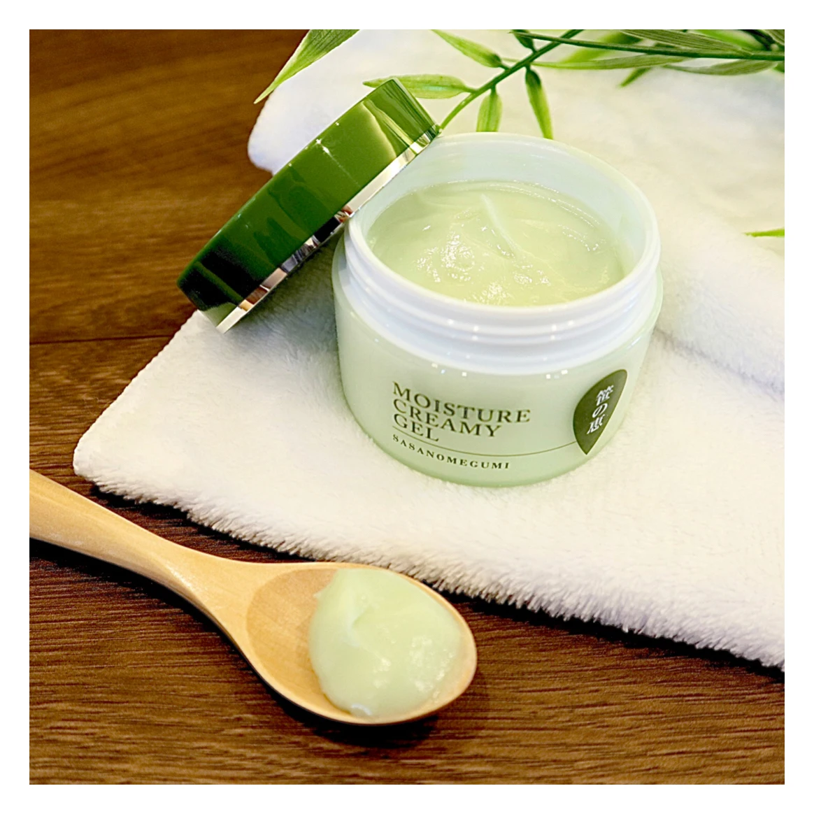 Cosmetic Facial Anti Aging Cream For Sensitive Skin And Dry Skin