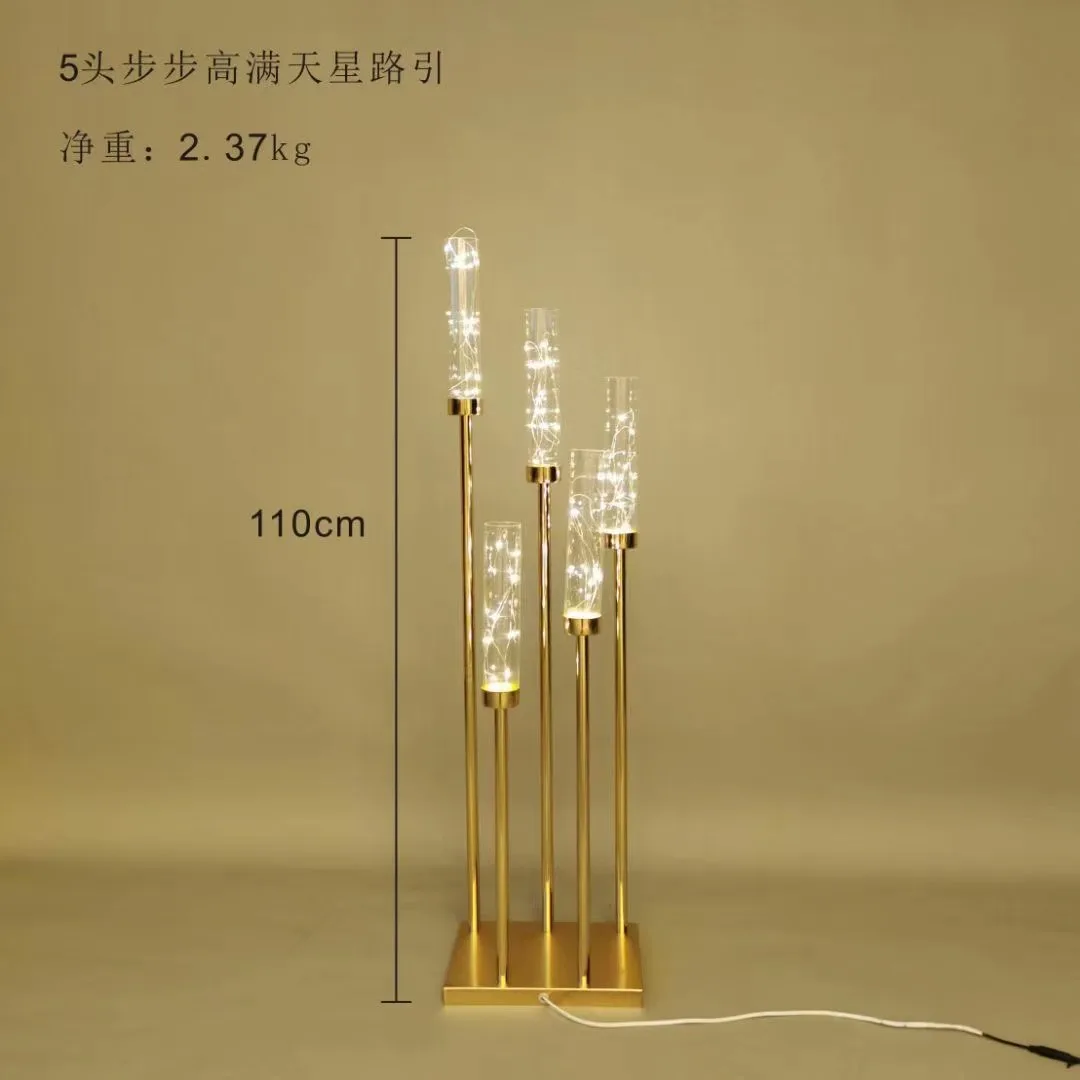 Золотые канделябры для свадебного стола