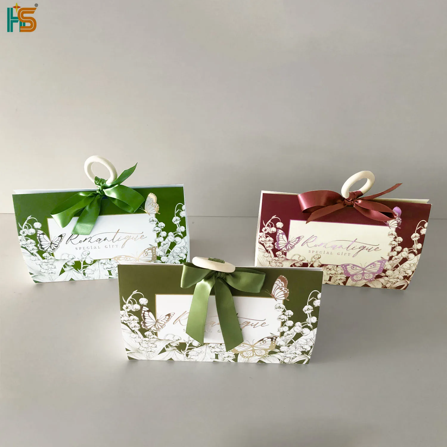 Custom Logo  Portable Folding Party Favor Chocolate Wedding Candy Gift Box Small Triangle Tin Paper Box Packaging