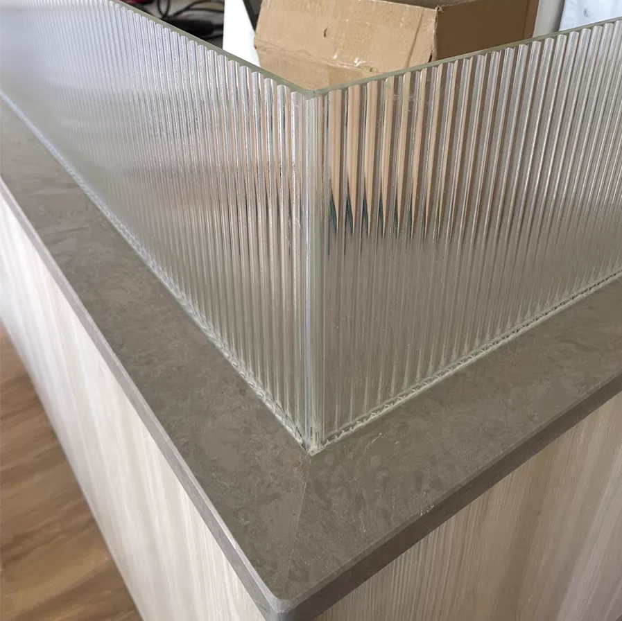 Ultra Clear Tempered 4mm 5mm Modern Reeded Fluted Glass for Storage Display Cabinet