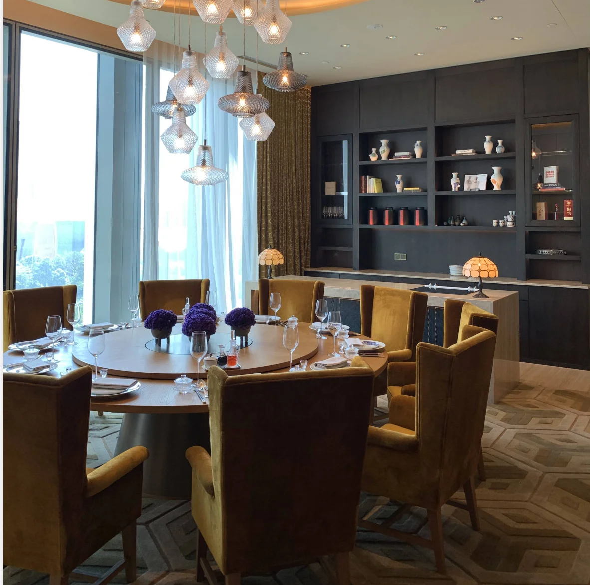 ODM Лучшая цена, универсальное решение, модный светлый цвет, набор мебели для коммерческих отелей, столовых