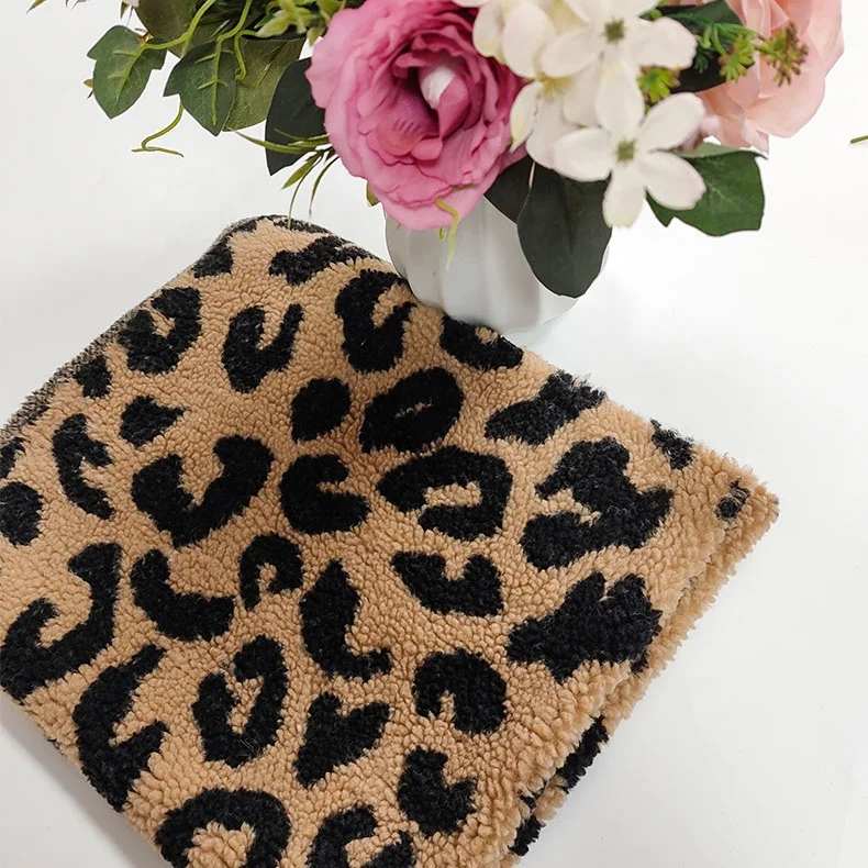 100% Polyester Comfortable Clothing Jacquard Thick Sherpa Teddy Fleece Fabric