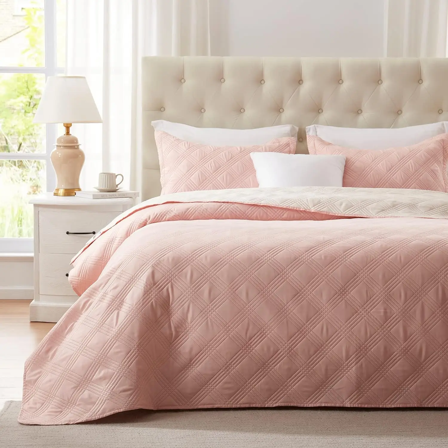 100% Polyester Hot Sale queen Size Comfortable Diamond Embroidered bedspread sets Quilt for bedroom