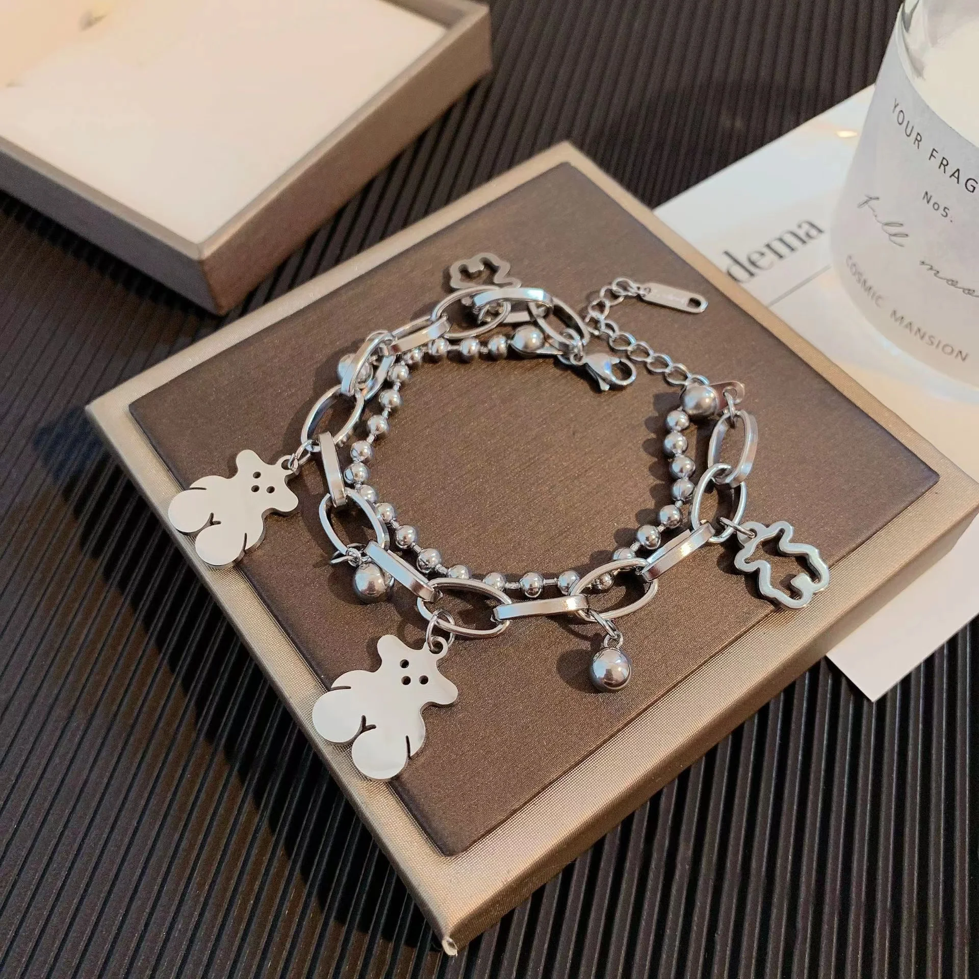 Bear bracelet female color preservation dark wind student Korea simple bestie Internet celebrity hip-hop trend to prevent fading