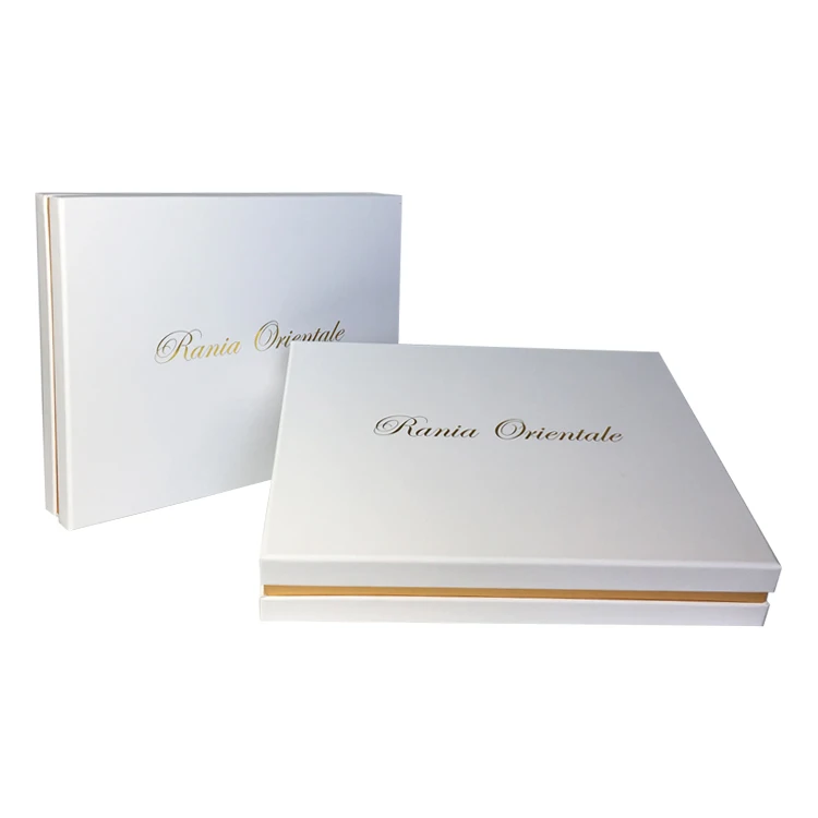 
China Custom cardboard gift paper box with golden stamping logo for T-shirt packaging 