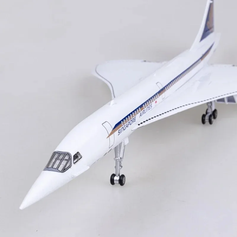 Модель самолета 1/124 масштаба 50 см Singapore Airlines Concorde со светодиодными и посадочными шестеренками
