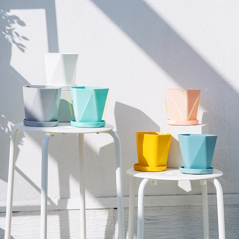 Новый фестиваль торговли оптовая продажа 6 ярких цветов полигональные пластиковые цветочные горшки и плантаторы с лотком современный дизайн маленький питомник