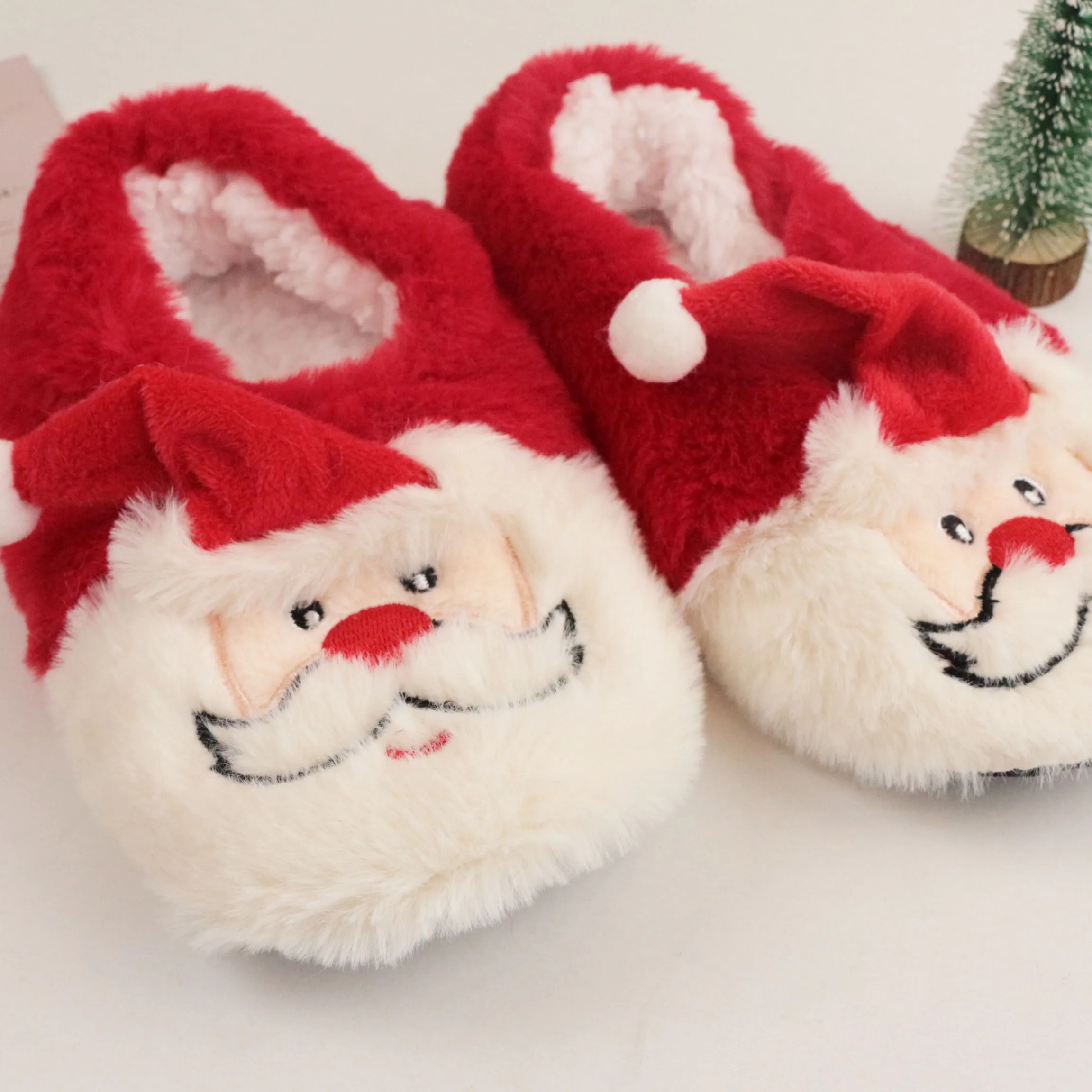 Factory Customized Christmas Adult Indoor Slippers Soft Shoe Winter Women Men Plush Slippers Warm Festival  Baby  Flip Flop