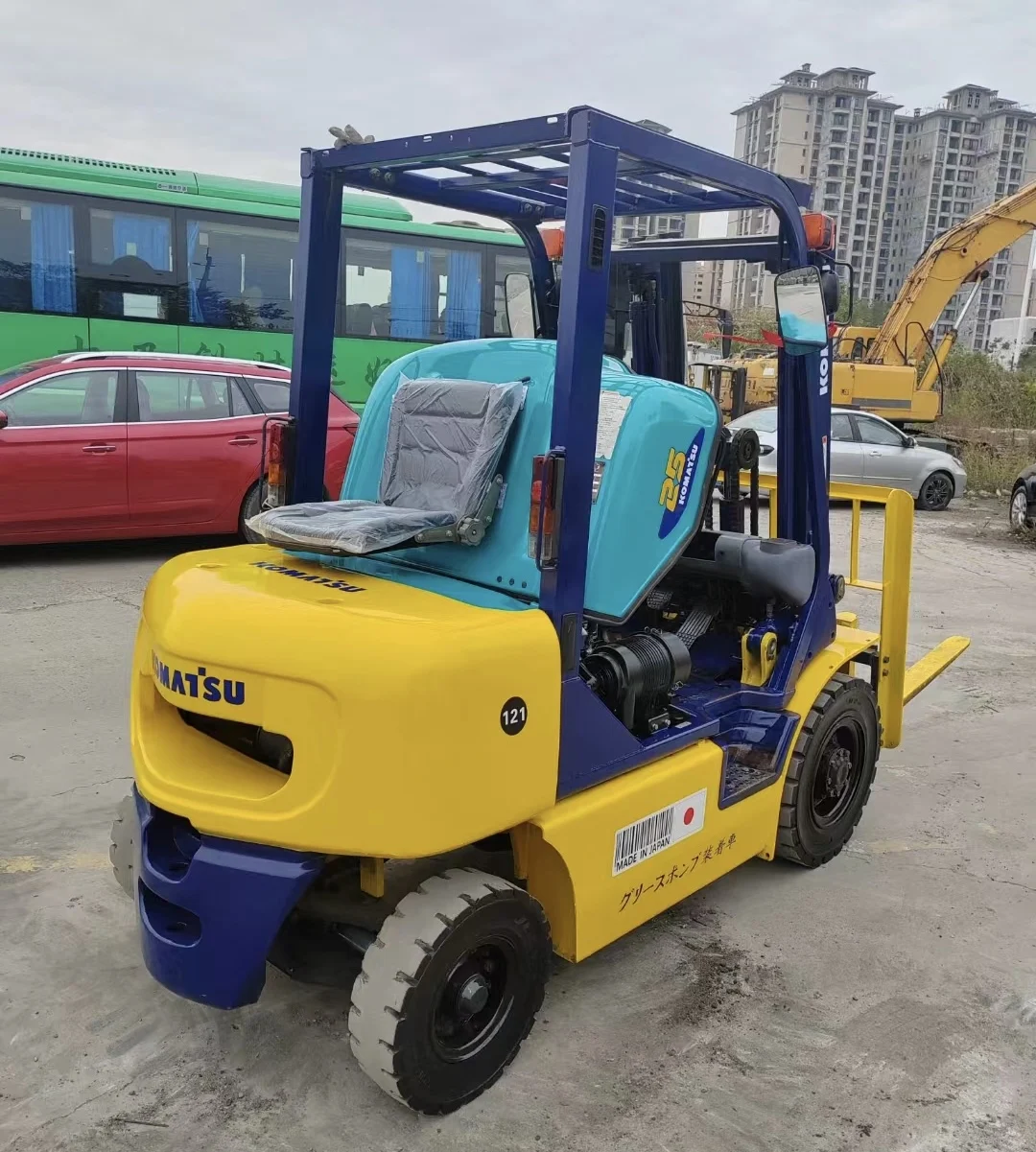 Лучшее качество Подержанный вилочный погрузчик Komatsu Fd25 Fd30 PC30 55 60 70 100 120 130 профессиональный поставщик Китай по конкурентоспособной цене