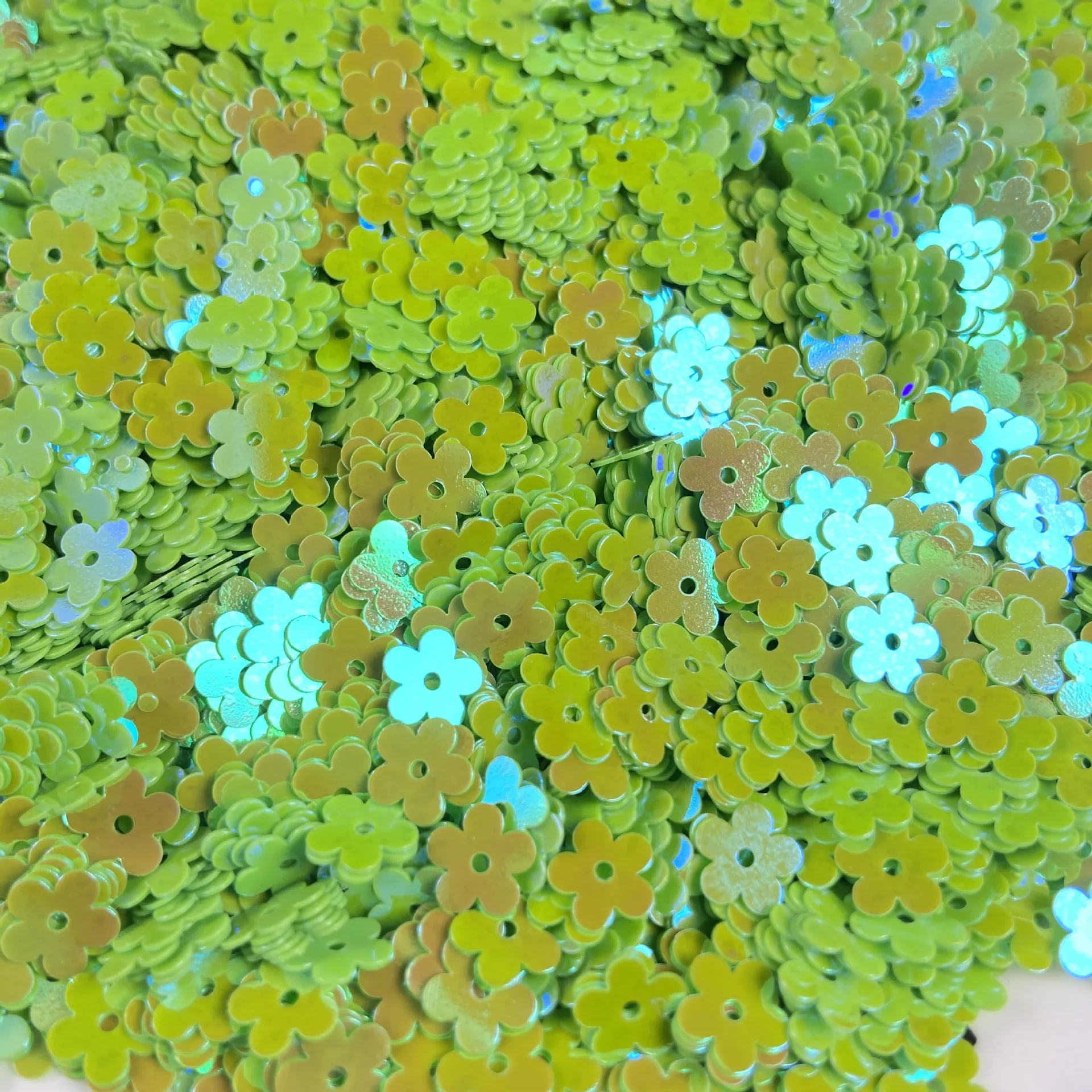 Shiny Flower Shape Loose Sequins Multi-colored Sequins for DIY Nail Art OPP Bag Picture PVC,PVC Garment Factory Wholesale 7mm