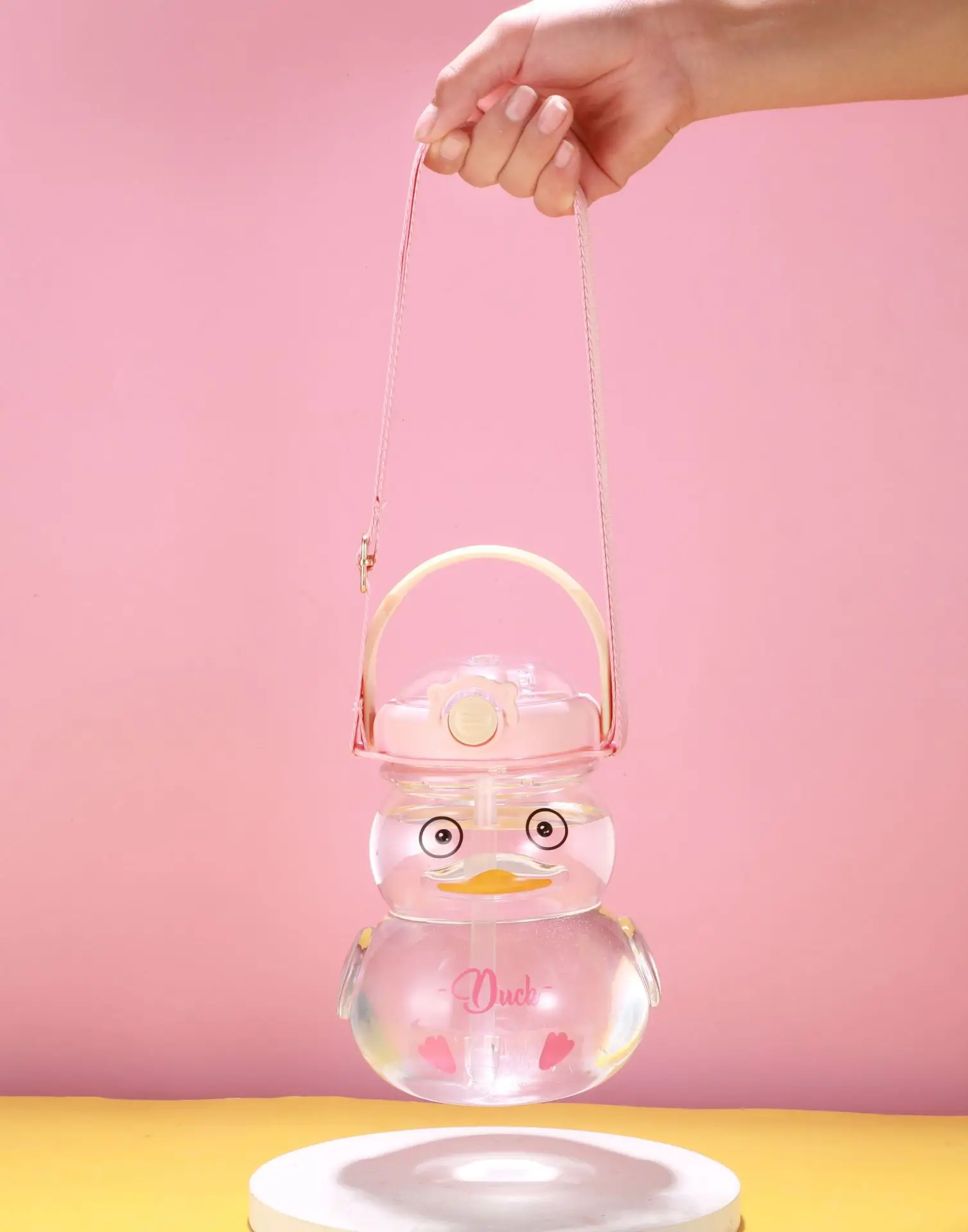 2023 New Style Can Be Crossbody Large Capacity 1 Liter Cute Little Yellow Duck With Straw Plastic Water Bottle
