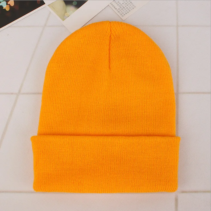 Fashionable Custom Embroidery Logo Solid Color Warm Winter Beanie Knit Hat