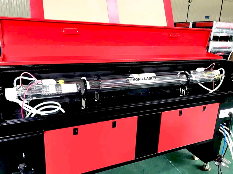 High Precision CCD Camera Laser Cutting Machine 130w 1390 For Fabric Textile Garment Clothes