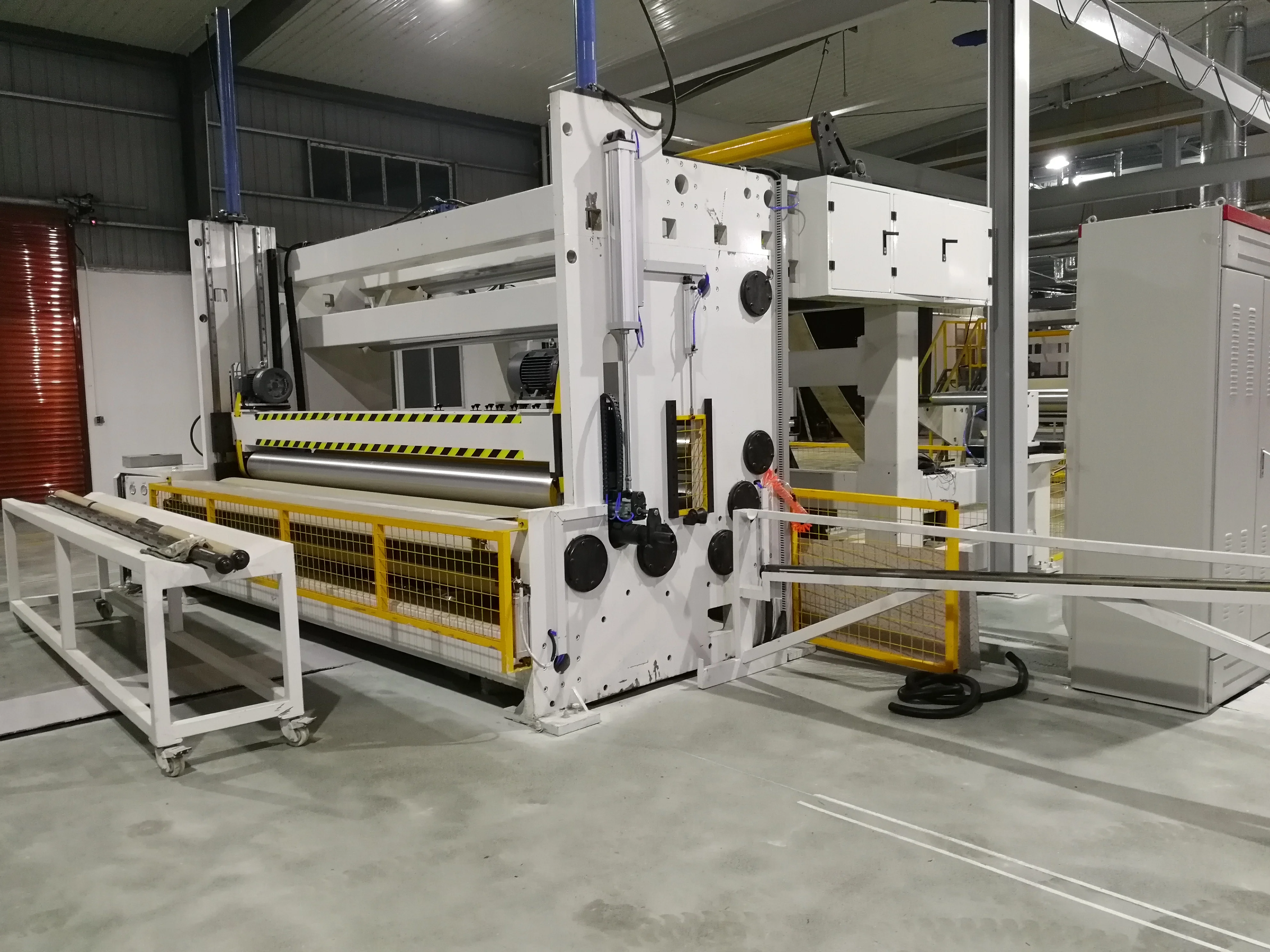 Huiyu 1.6 Meter SSS Spunbonded Nonwoven Machine for Fabric Roll Making