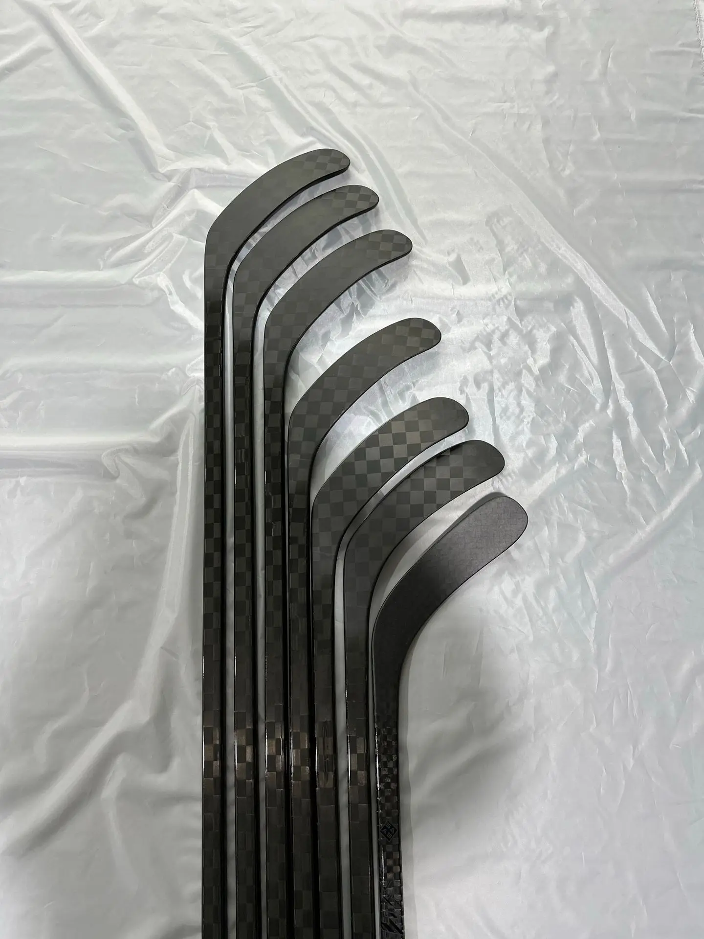 Orbia Sport Wholesale Ice Hockey Sticks Custom Logo 100% Carbon Fiber Sports Equipment Durable Blade Hockey Sticks