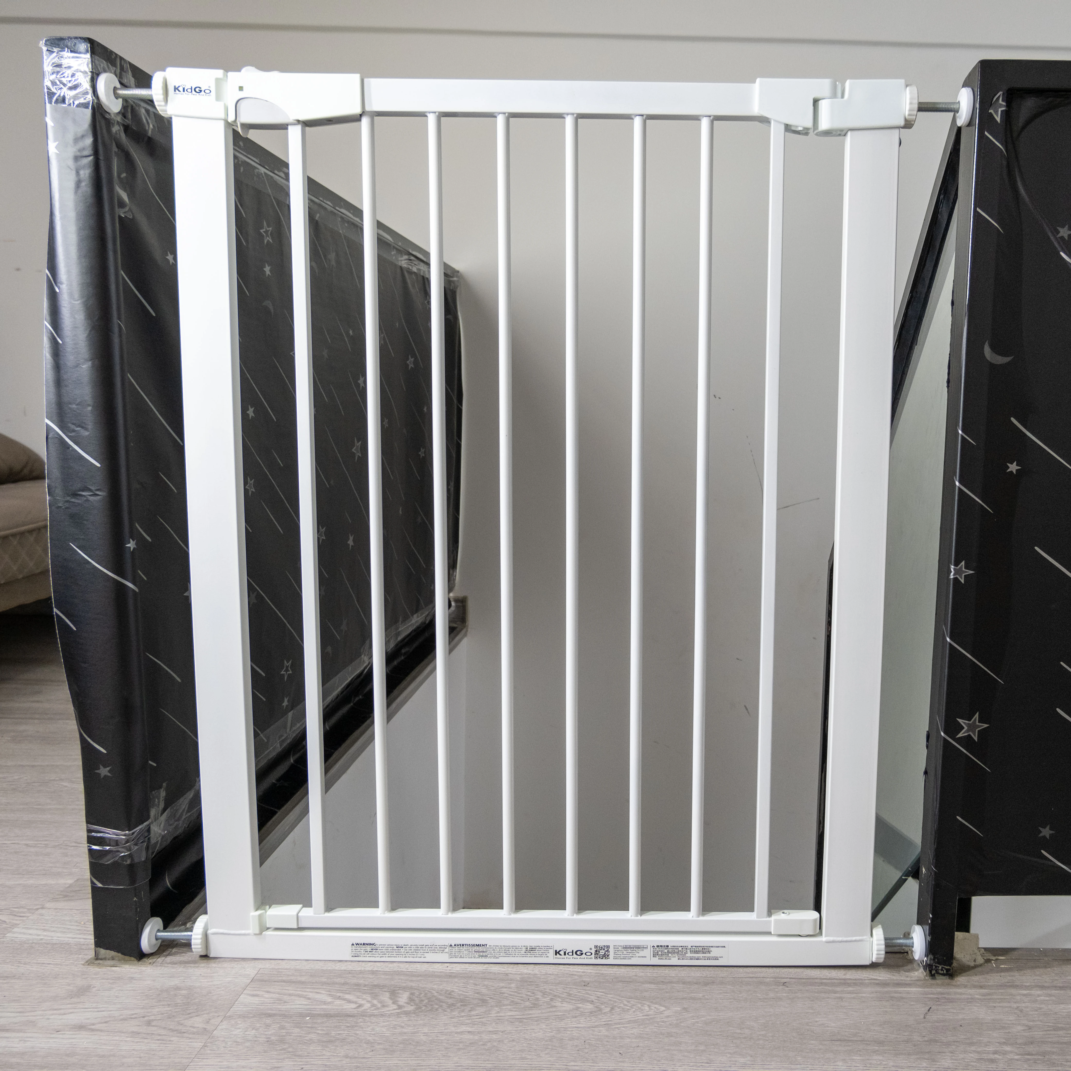 AiLiKEA PLANT HOT SALE OEM&ODM CUSTOMIZED High quality Dog baby wall protector door retractable pet gate