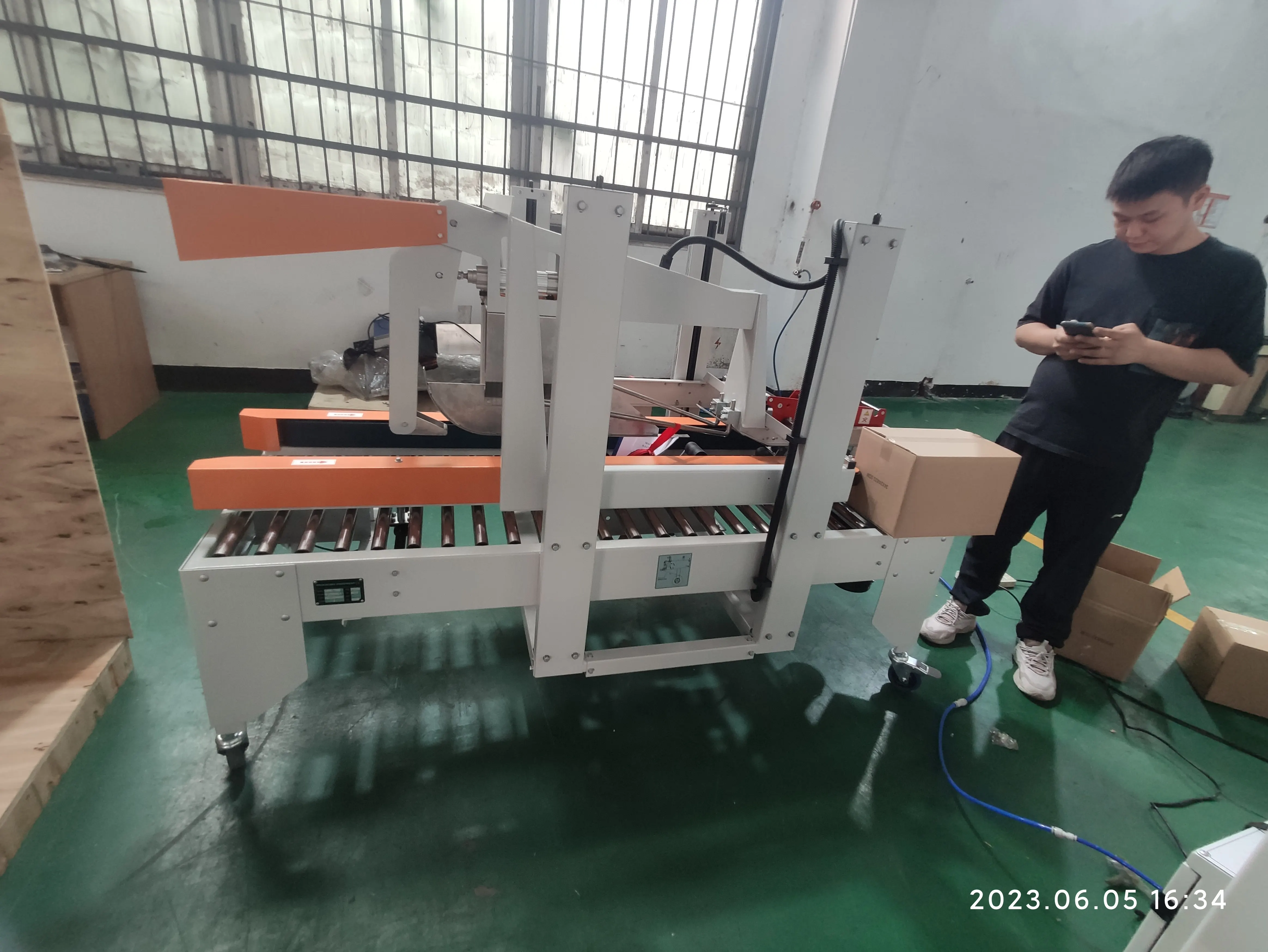 CE Certification Automatic Adhesive Tape Carton Box Sealing Packing Machine